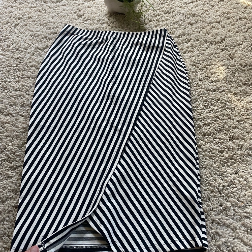 High waisted business slotted, tight long skirt - Picture 3 of 3